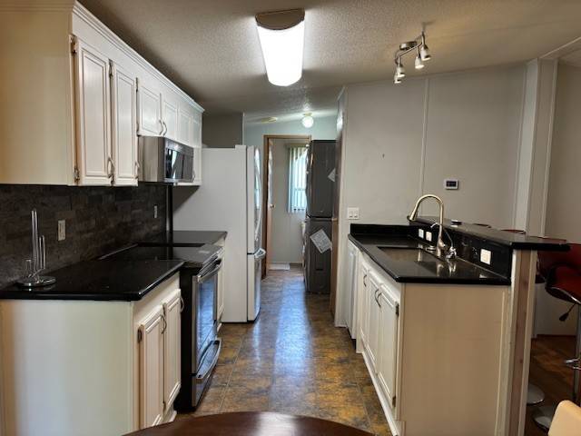 303 Winter Garden Court a Lake Alfred, FL Mobile or Manufactured Home for Sale